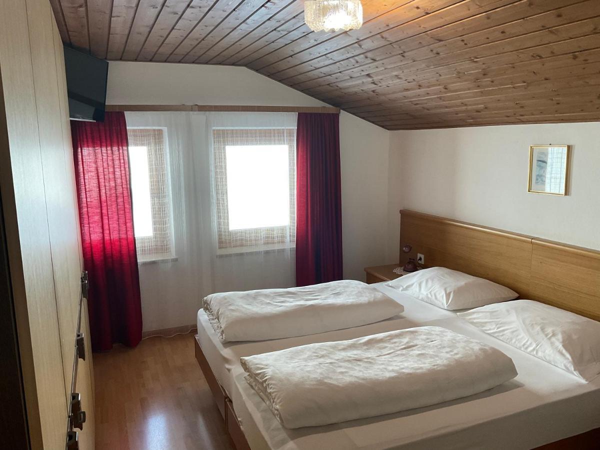Alpenblick Bed & Breakfast Випитено Экстерьер фото