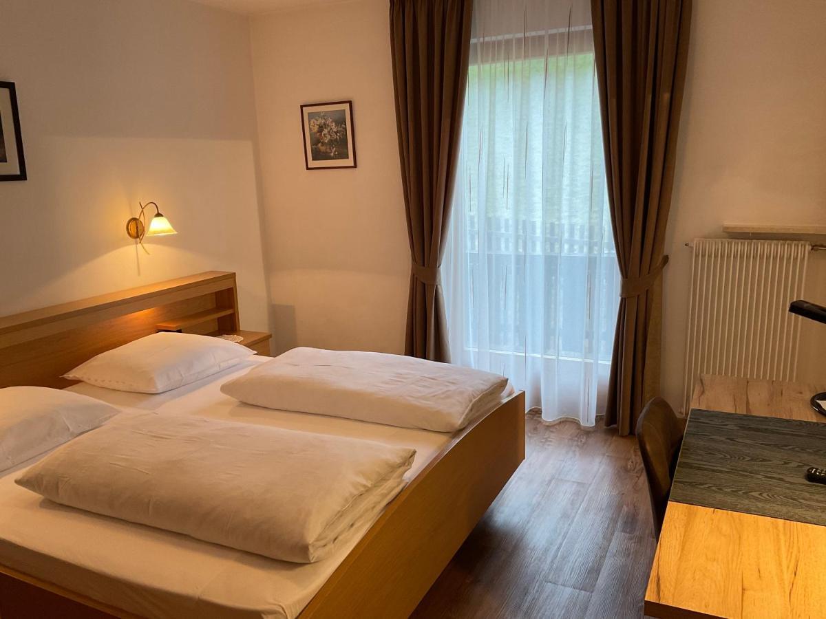 Alpenblick Bed & Breakfast Випитено Экстерьер фото